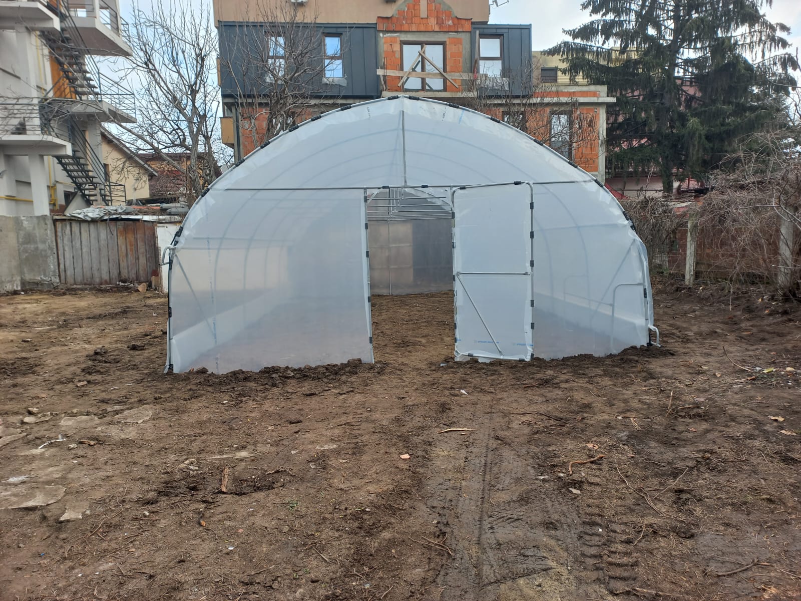 Solar 6m - vedere spate